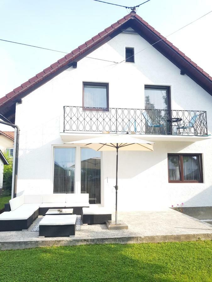 Bogi'S Ferienhaus - Pension Laakirchen Εξωτερικό φωτογραφία